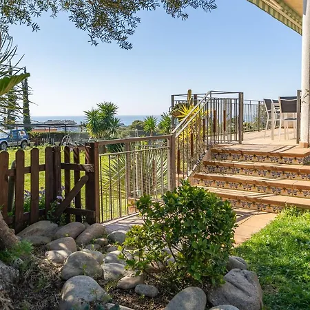 Villa Homeholidaysrentals Happy Family