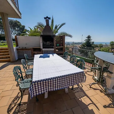 Homeholidaysrentals Happy Family Villa *