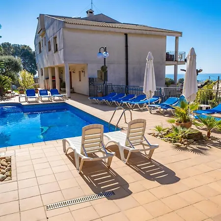 Villa Homeholidaysrentals Happy Family