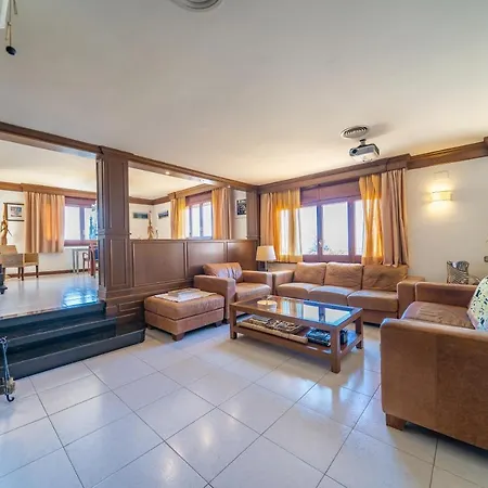 Homeholidaysrentals Happy Family Villa Santa Susanna