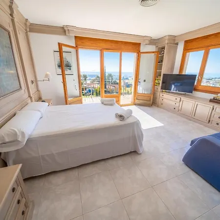Villa Homeholidaysrentals Happy Family